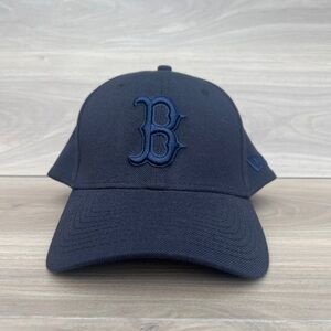 Boston Red Sox Hat Cap Fitted Mens Size S/M MLB Navy Blue Baseball New Era